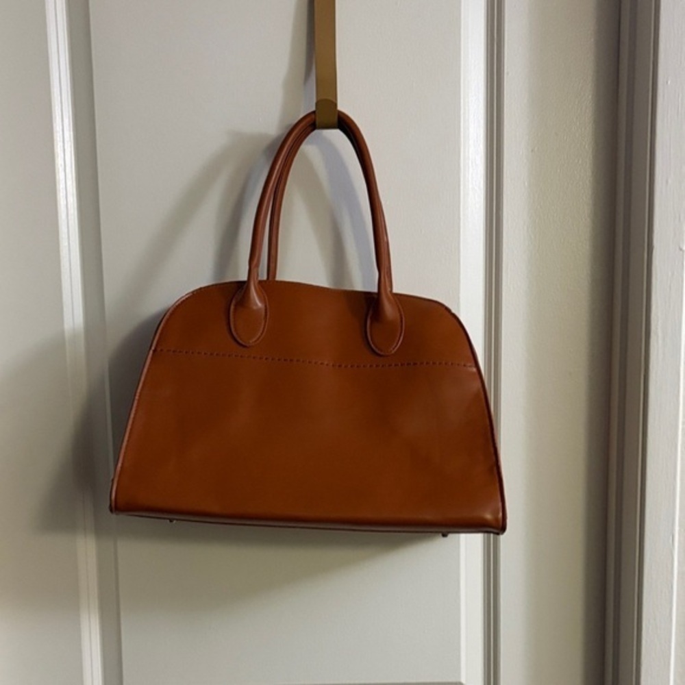 Elegant Brown Handbag